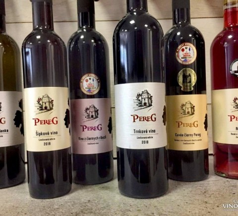 OVOCNÉ VÍNA PEREG